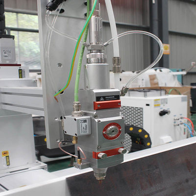 Macchine per il taglio di materiale di forma speciale